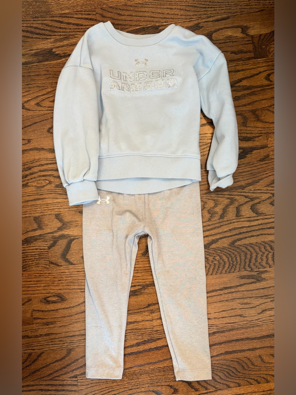 Under Armour Light Blue Top with Matching Heather Gray Leggings